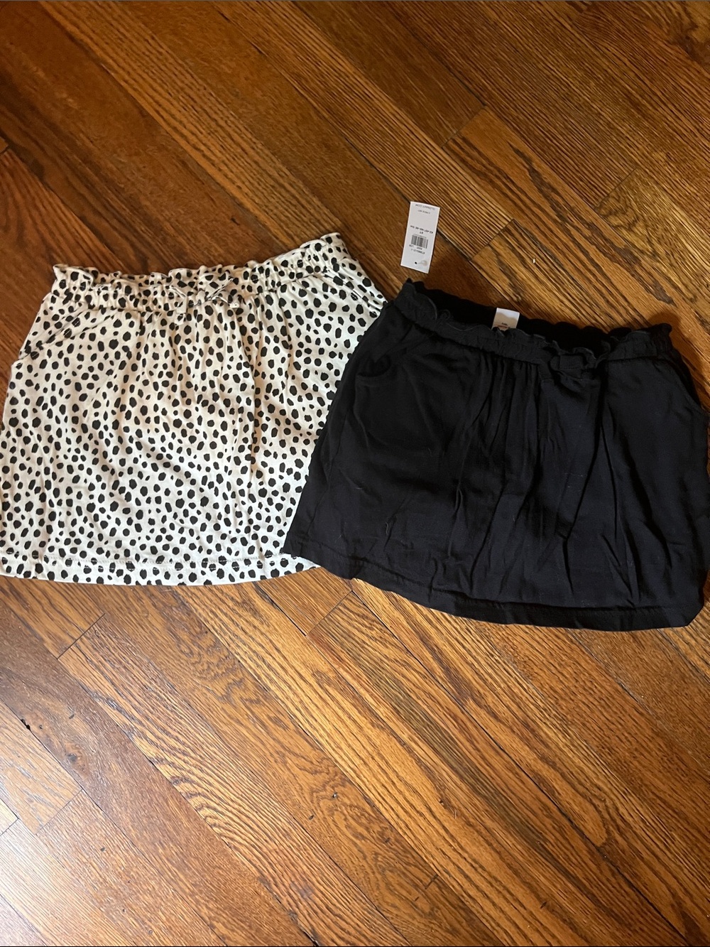 Old Navy Black and White Polka Dot & Solid Black Skort
